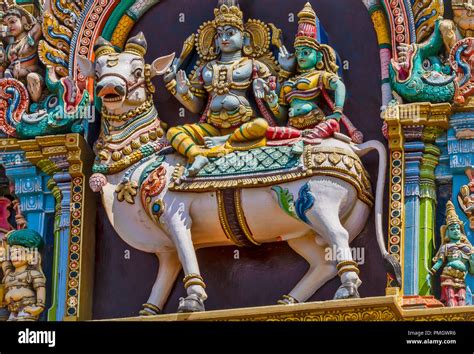 Meenakshi Temple Madurai Tamil Nadu India Statues Of Lord Shiva And