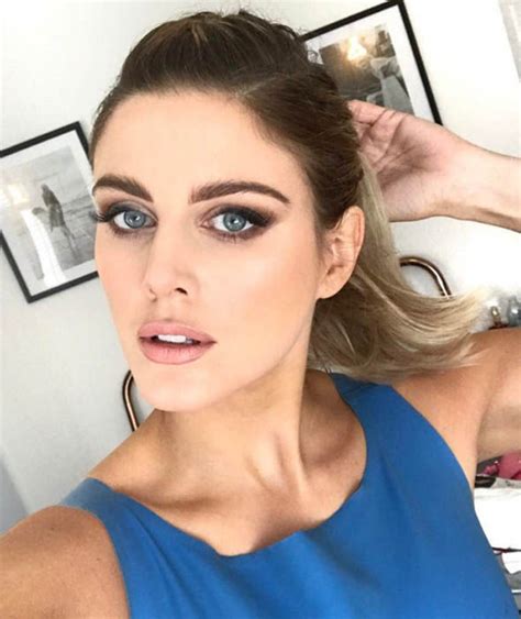 Ashley James Posed For A Sexy Selfie Ashley James In Pics Celebrity