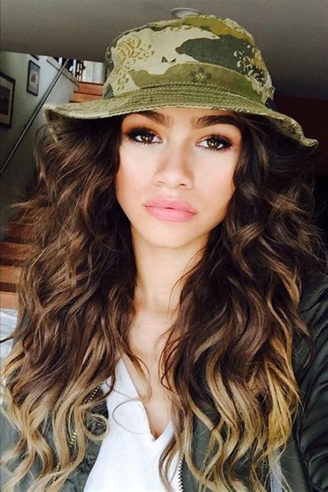 Zendayas Hairstyles And Hair Colors Steal Her Style Page 4