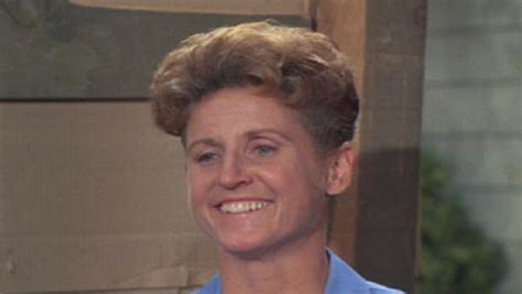 Alice From The Brady Bunch Dies At 88 Cbs News