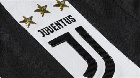 One of the most popular clubs ever, it was formed in 1897 in italy. Juventus, la historia de su escudo - Apuntes de Rabona