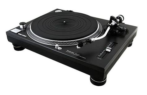 Technics Sl 1210 Mk2 Is One Of The Most Legendary Turntables That Were
