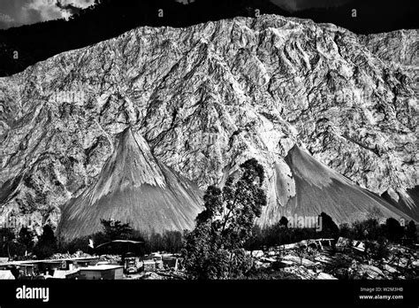 Landslide Caused By Earthquake Black And White Stock Photos And Images