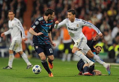 5 Best Ever Dribbles By Cristiano Ronaldo