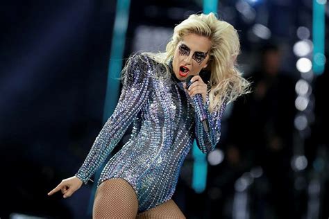 Lady Gaga 10 Konserini Iptal Etti Esquire