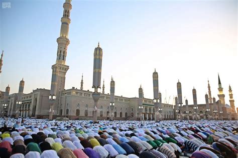 الجهات ذات العلاقة والمجموعات والبعثات. بالصور.. أكثر من مليون مصل يؤدون صلاة العيد في المسجد ...