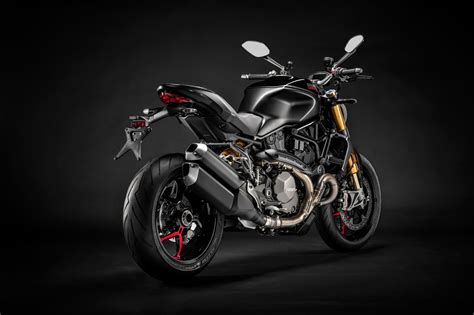 It is available in 2 colors, 2 variants in the philippines. 2020 Ducati Monster 1200S Guide • Total Motorcycle