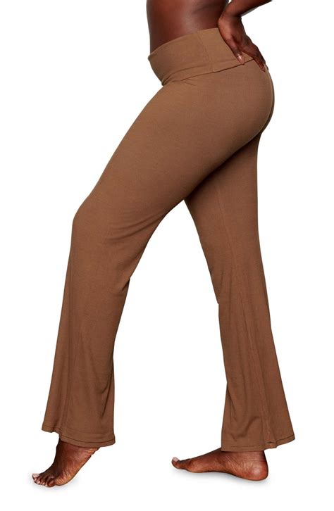Shoppers Love These Lounge Pants From Kim Kardashians Skims Line