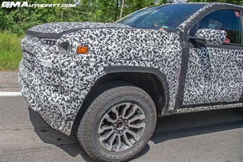 2023 Chevy Colorado Available With New Stowflex Tailgate