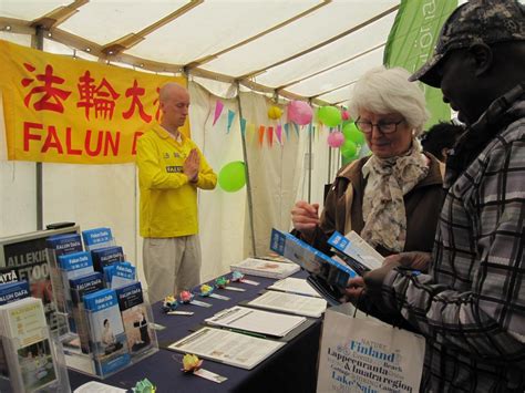 Falun Gong Signature Collection At World Village Festival In Helsinki