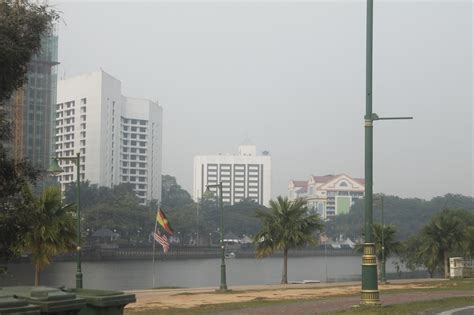 6 kawasan di sarawak catat ipu tidak sihat. PEMANDANGAN JEREBU DI SEKITAR BANDARAYA KUCHING,SARAWAK ...