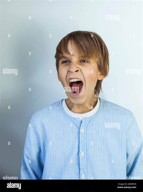 Yawning Teenage Boy Hi Res Stock Photography And Images Alamy