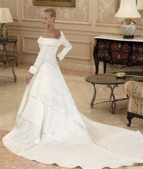 47 stylish winter wedding dress ideas to make you stay warm vis wed winter wedding gowns