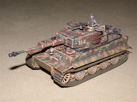 Revell Ag 172 Pzkpfw Vi ‘tiger I Ausf E With Parts Pe Zimmerit