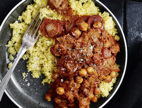 Denne couscous opskrift er et rigtig let og velsmagende alternativ, hvis du leder efter en ny ret. Spansk mørbradgryde med chorizo og couscous | Opskrift i ...