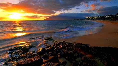 Maui, Hawaii, The Favorite Island For Hollywood Celebrities - Traveldigg.com
