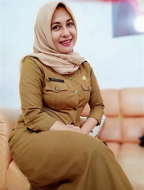 Pin Oleh Faisal Azis Di Hijab 3 Di 2020 Gaya Hijab Wanita Gadis Cantik