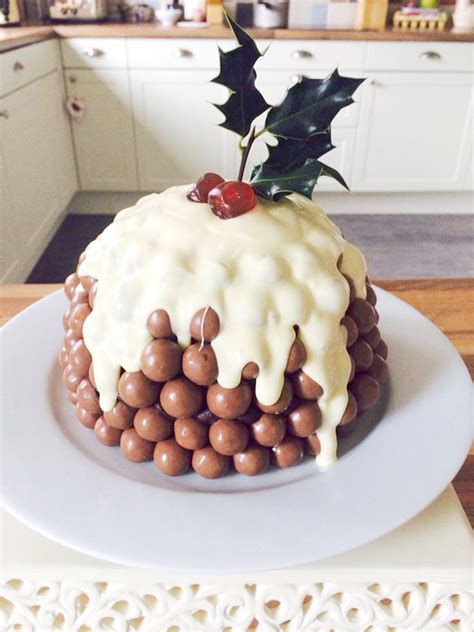 Mexican comfort dishes are among some of the best mexican recipes—think hearty stews, cheesy enchiladas, and zesty soups. Christmas Malteser Cake - The Organised Housewife