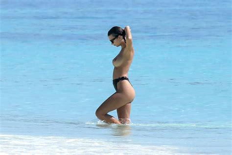 Emily Ratajkowski Mexico Beach Nude Uncensored XXXPicss
