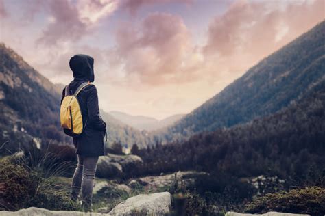How to Enjoy Life Traveling Alone - 2021 Guide - Emlii