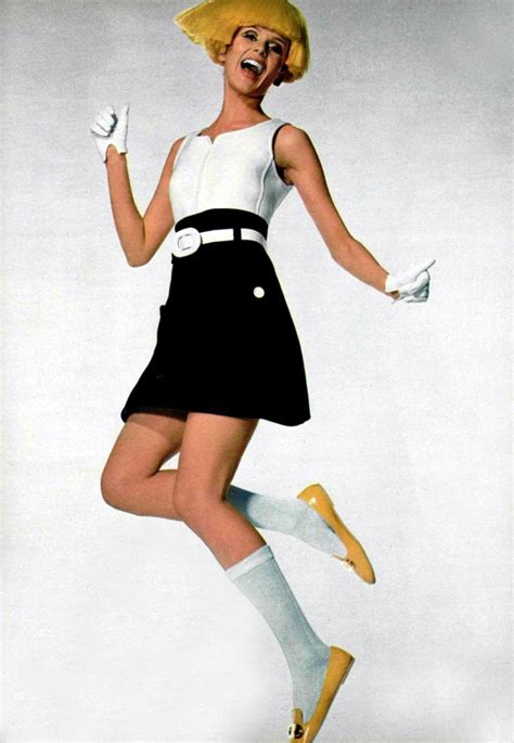 Courrèges Mini Dress 1960s Sixties Fashion Retro Fashion 1960s Fashion