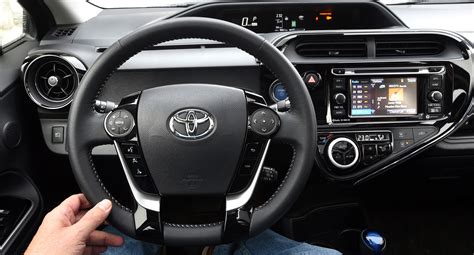 Review 2018 Toyota Prius C Technology Wheelsca