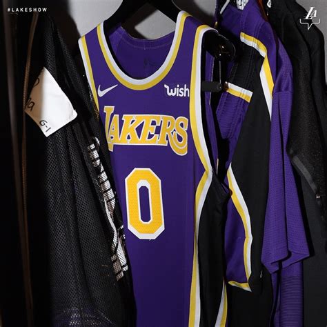 Get authentic los angeles lakers gear here. NBA: El "statement uniform" de los lakers con la franja ...