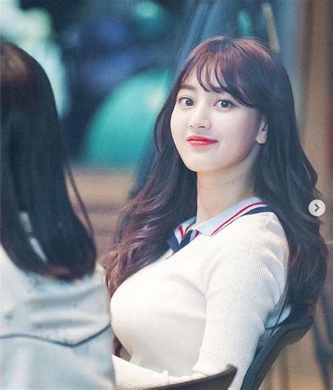Twices Jihyo Causes Nosebleed With Her Figure Daily K