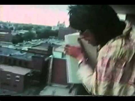Throw a tv out of the window. Keith Richards - Stones - joga TV pela janela do Hotel ...