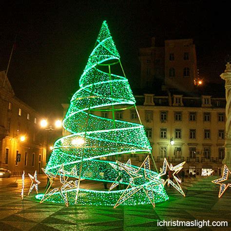 Spiral Christmas Tree Led : Northlight 18 In Set Of 3 Led ... Find many great new & used options and get the best deals for holiday time lighted spiral christmas tree outdoor sculptures clear lights 2pack at the best online prices at ebay!