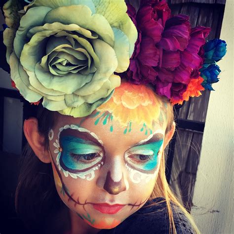 Fun Colorful Day Of The Dead Face Painting Diadelosmuertos