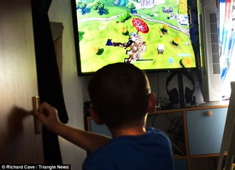 Mother 31 Warns Parents Over Fortnite Video Game After Son S Injury