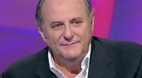 Gerry scotti is an italian television presenter, actor and former member of the italian parliament. Gerry Scotti, aggiornamenti sulla salute: ecco come sta