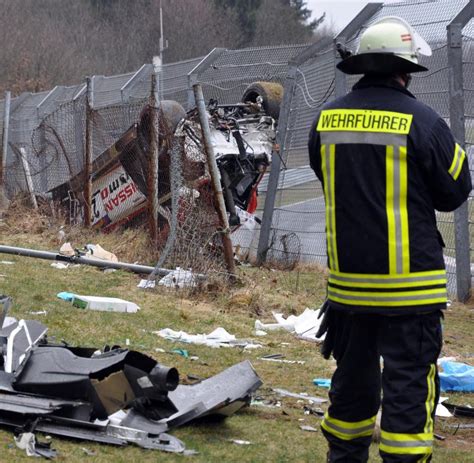 Rennunfall Drei Verletzte Bei Erneutem Crash Auf Nürburgring Welt