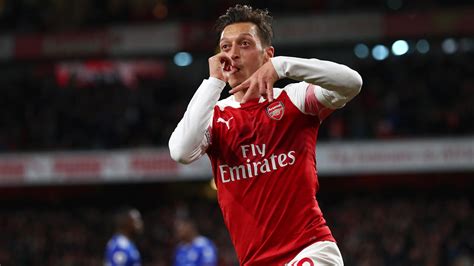 Premier League Arsenal Et Mesut Özil Le Retour Du Sexy Football