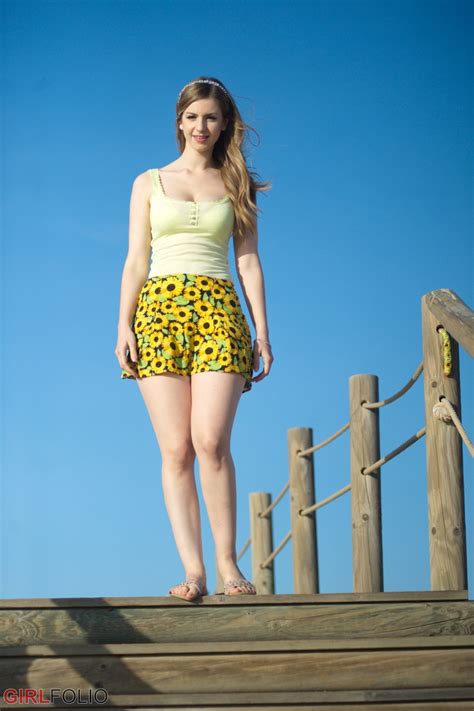 Mini vanilli is a tiny teen with high cockspectations. bottomless cutie Naomi from Birmingham exposes her slim ...