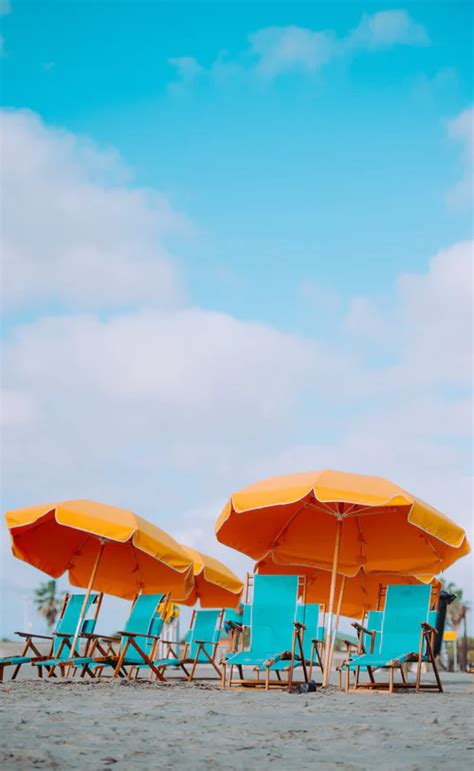 Beach Pictures Download Free Images On Unsplash Summerbeach