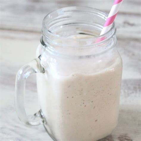 Surely you could handle taking smoothies in daily basis and to advance the flavor you could mix banana, milk and honey. Peanut Butter Banana Smoothie | (With images) | Weight ...