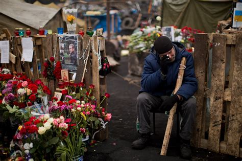 Crisis In Ukraine Mourners And Demonstrators Remain In Independence