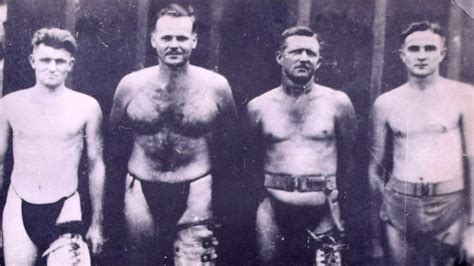 Las escalofriantes fotos de prisioneros en Japón reducidos a piel y