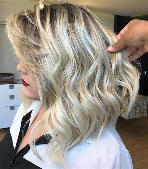 38 Styles With Medium Blonde Hair For Major Inspiration
