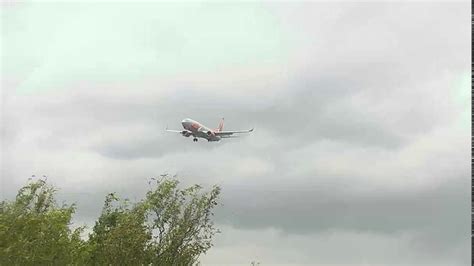 Wind Gusting Up To 35kt At Manchester Youtube