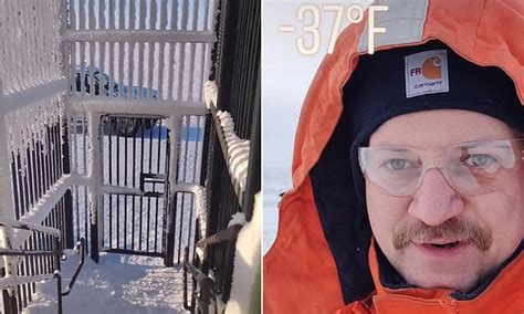 Man Who Works In The Arctic Circle Reveals There Is A Polar Bear Cage