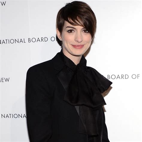 Anne Hathaway Talks Getting Flu And Nooky From Hubby E Online Ca
