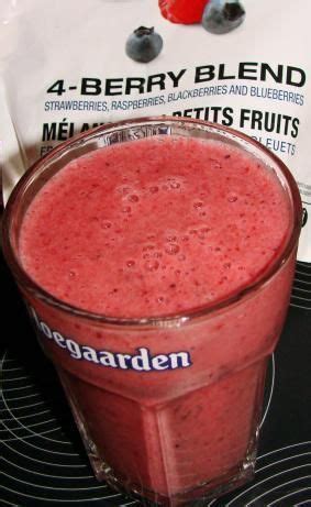 Take banana, strawberries, blueberries, nutribullet superfood protein boost and. Magic Bullet Smoothie | Recipe (With images) | Magic bullet smoothie recipes, Bullet smoothie ...