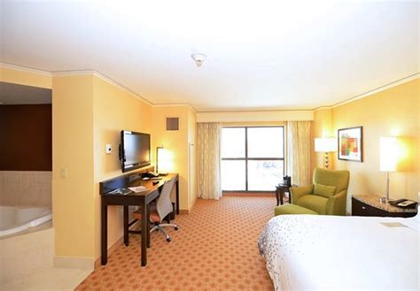 Renaissance Raleigh North Hills Hotel Updated 2017 Prices And Reviews
