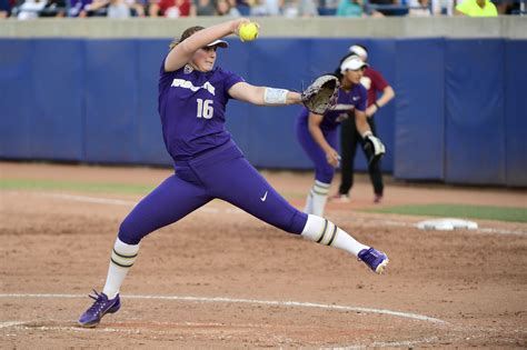 Plain Perfect In Washington Huskies Softball Opener Uw Dawg Pound