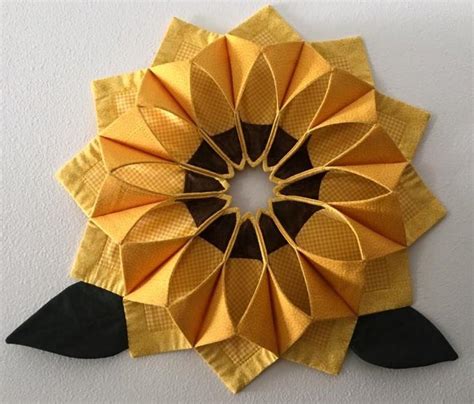 Fold N Stitch Wreath For Your Door Or Table Quilting Digest