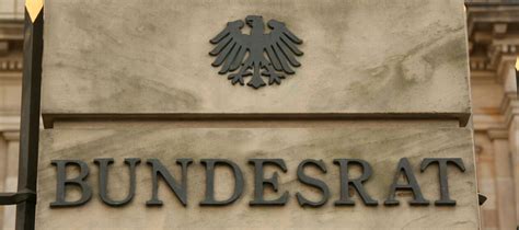 Logo des bundesrates der bundesrepublik deutschland. Baden-Württemberg fordert umfassende Reform des SGB VIII ...