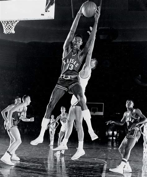 Rare photos of wilt chamberlain. ROMPEDAS: THE BIG DIPPER